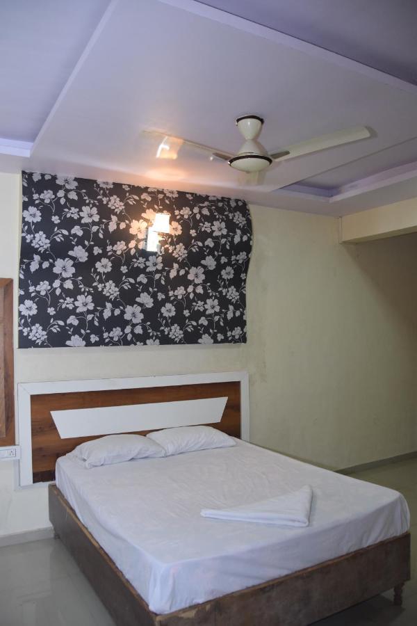 ثين Hotel Riviera Residency المظهر الخارجي الصورة