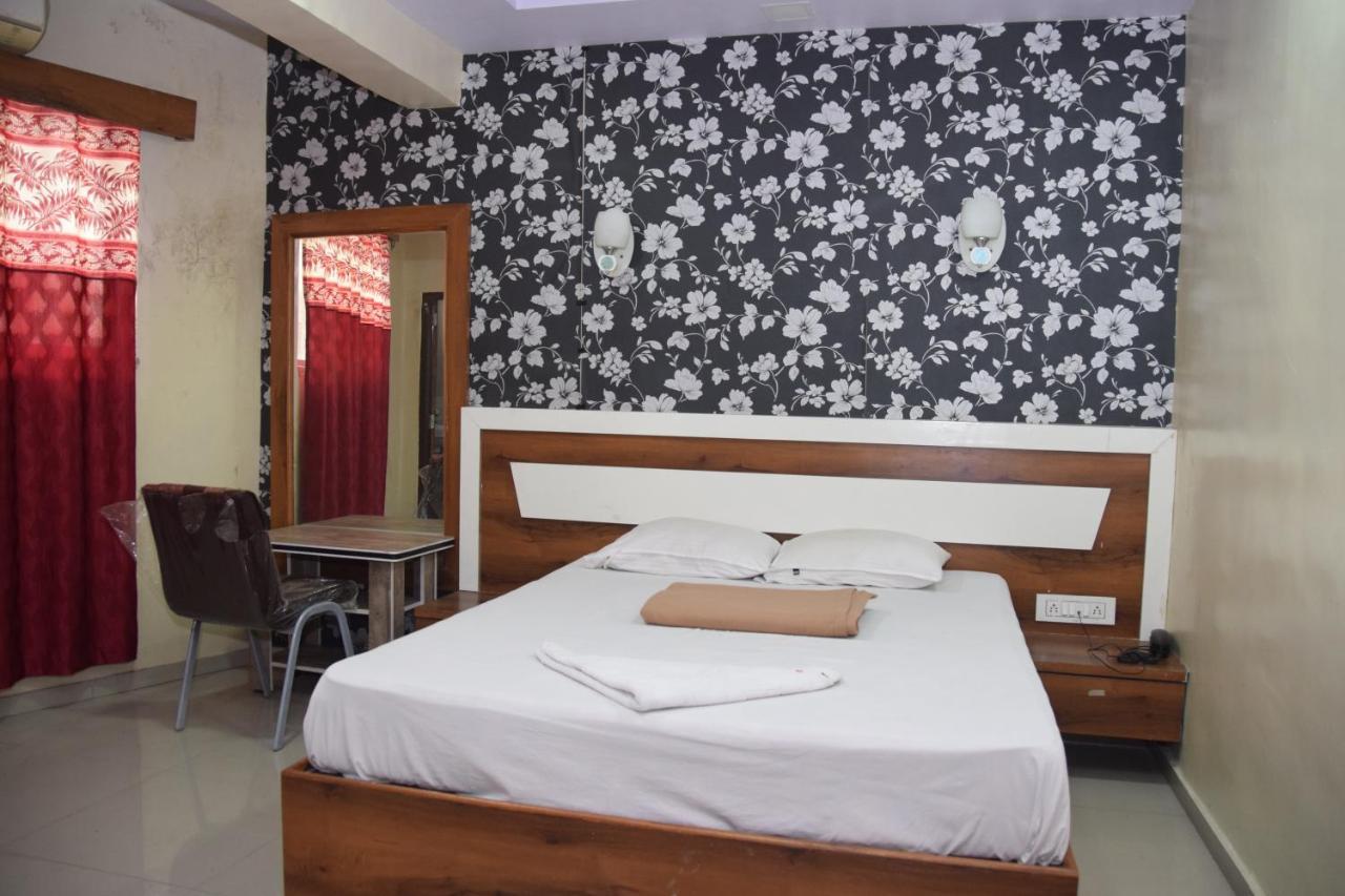 ثين Hotel Riviera Residency المظهر الخارجي الصورة
