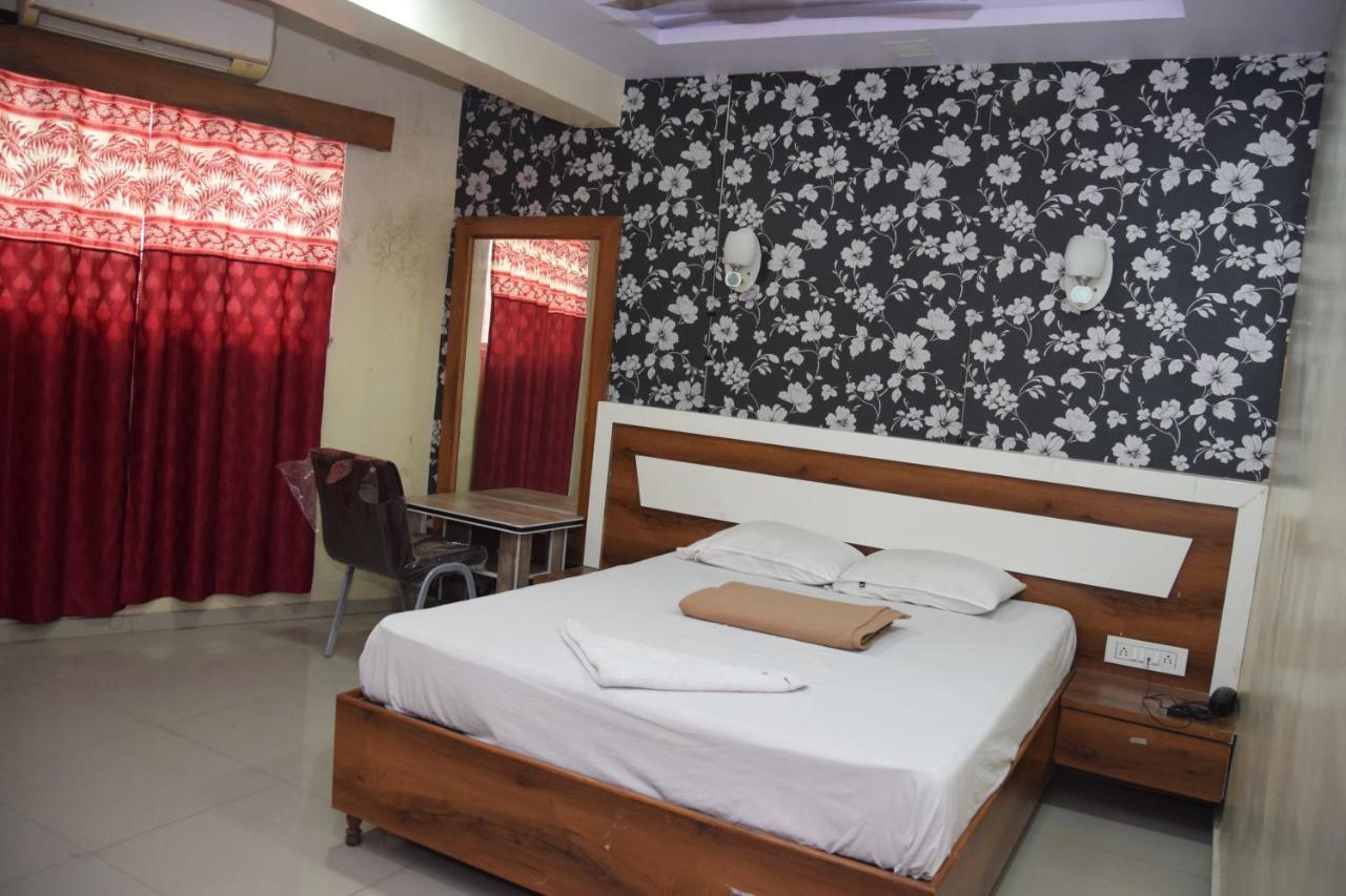 ثين Hotel Riviera Residency المظهر الخارجي الصورة