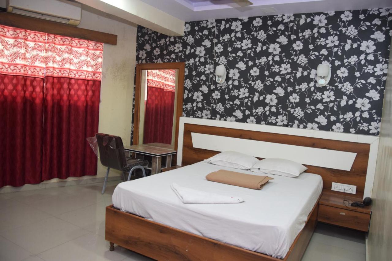 ثين Hotel Riviera Residency المظهر الخارجي الصورة