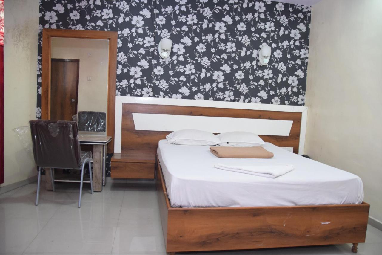 ثين Hotel Riviera Residency المظهر الخارجي الصورة