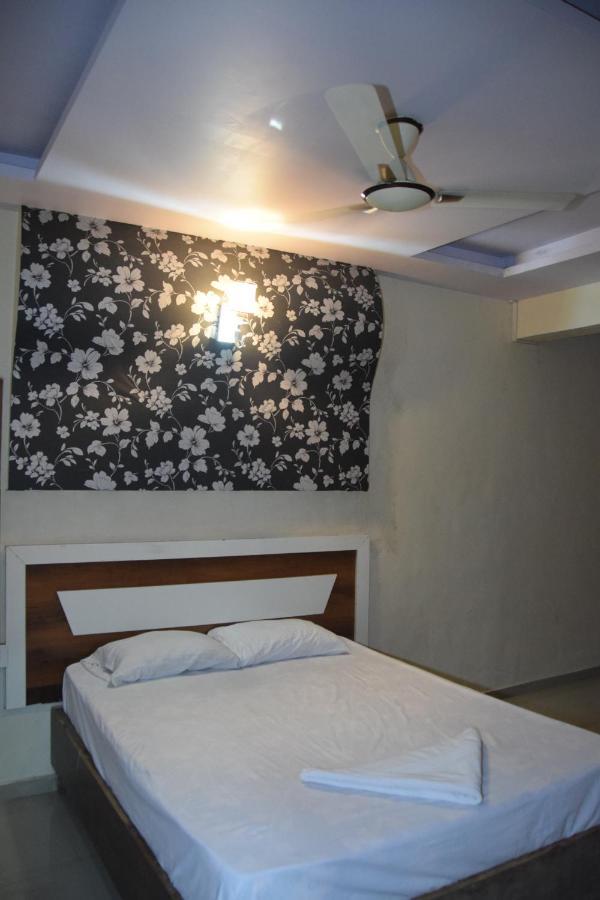 ثين Hotel Riviera Residency المظهر الخارجي الصورة
