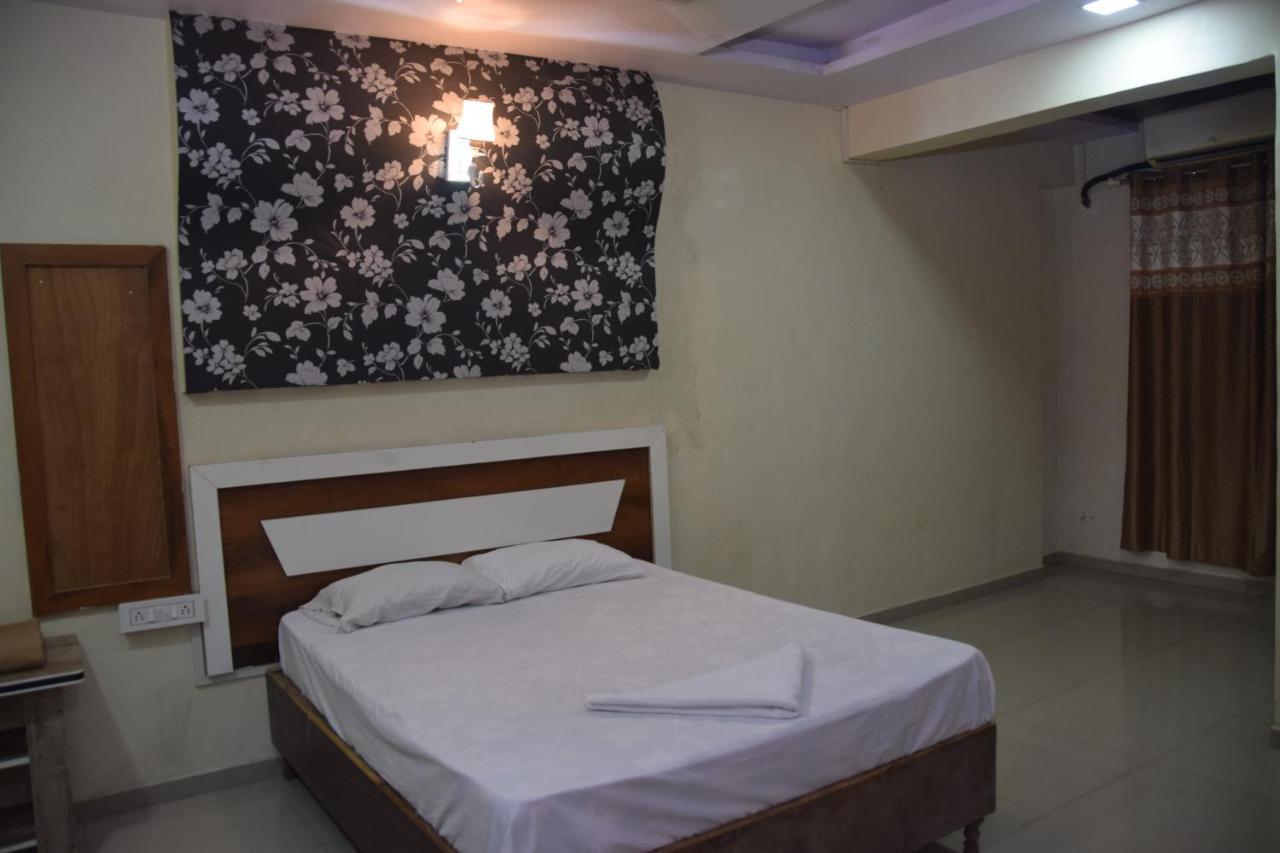 ثين Hotel Riviera Residency المظهر الخارجي الصورة