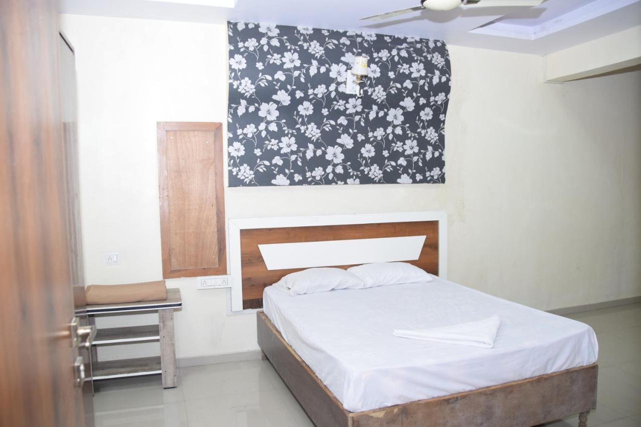 ثين Hotel Riviera Residency المظهر الخارجي الصورة