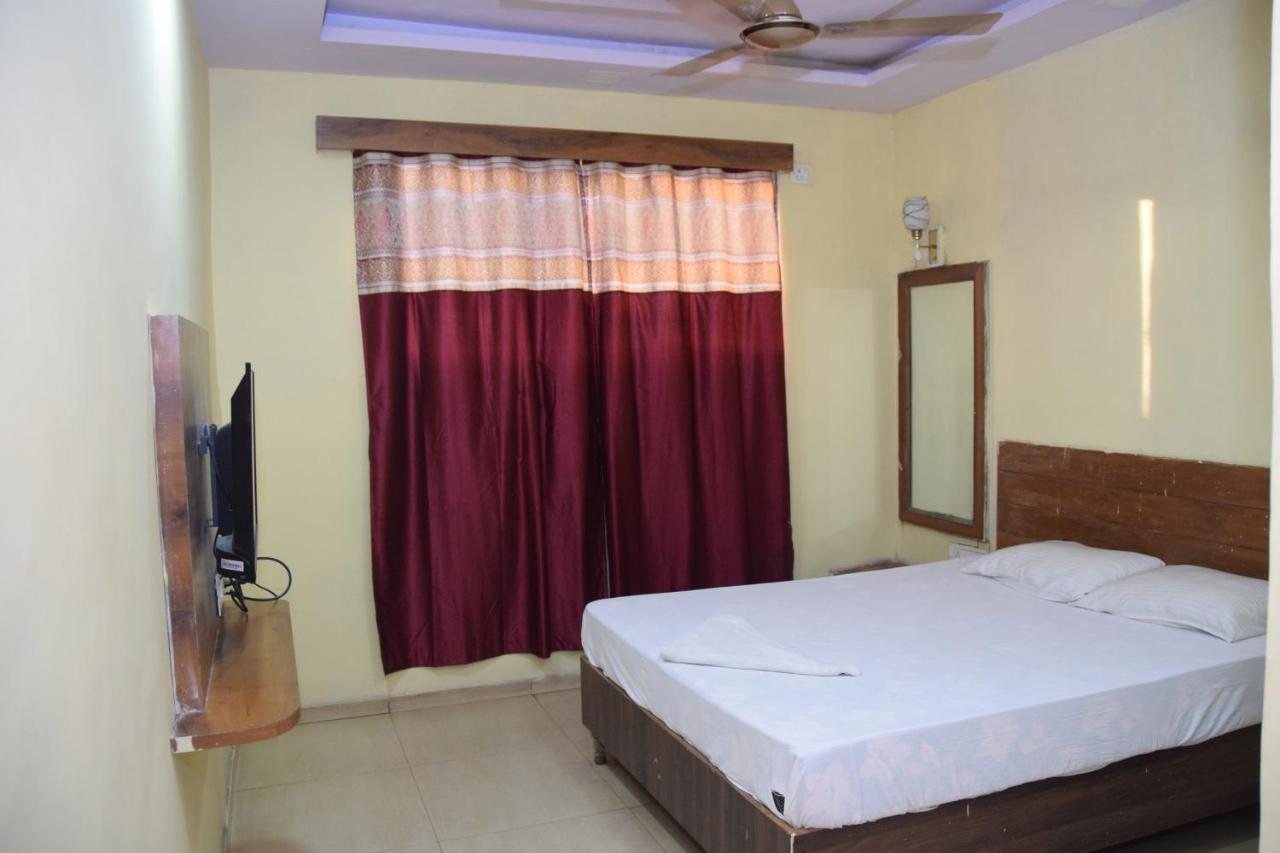 ثين Hotel Riviera Residency المظهر الخارجي الصورة