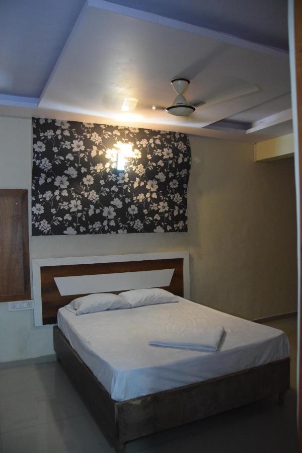 ثين Hotel Riviera Residency المظهر الخارجي الصورة