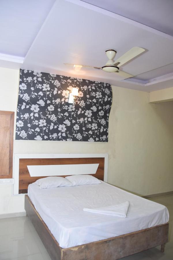 ثين Hotel Riviera Residency المظهر الخارجي الصورة