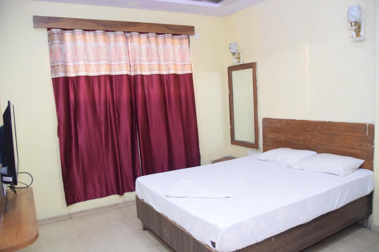 ثين Hotel Riviera Residency المظهر الخارجي الصورة