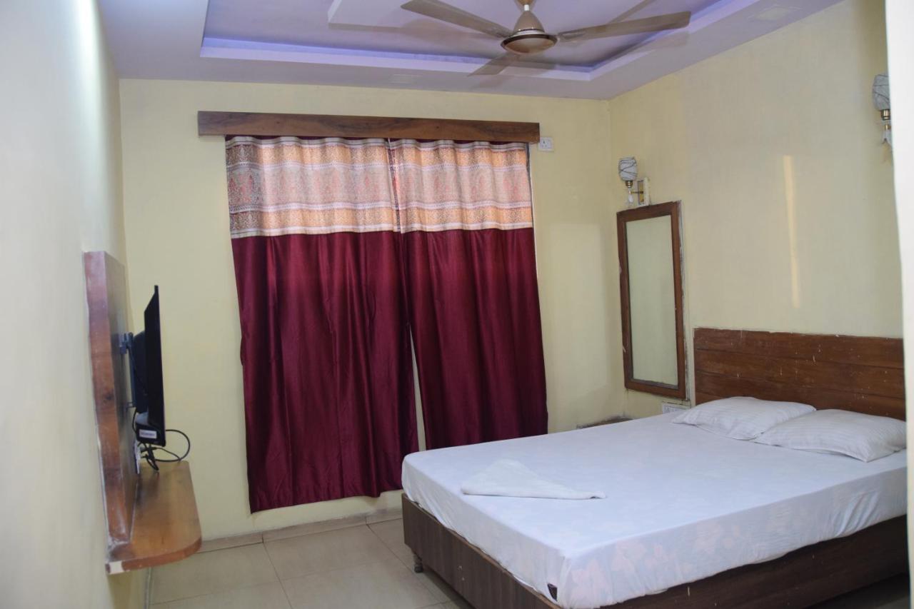 ثين Hotel Riviera Residency المظهر الخارجي الصورة