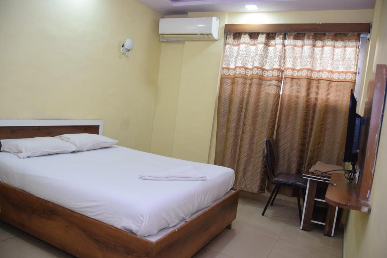 ثين Hotel Riviera Residency المظهر الخارجي الصورة