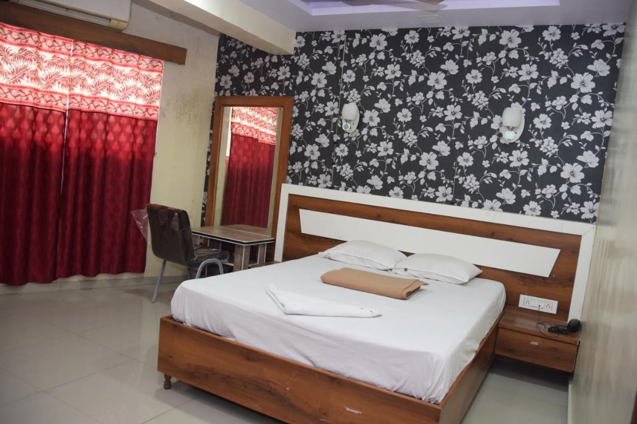ثين Hotel Riviera Residency المظهر الخارجي الصورة